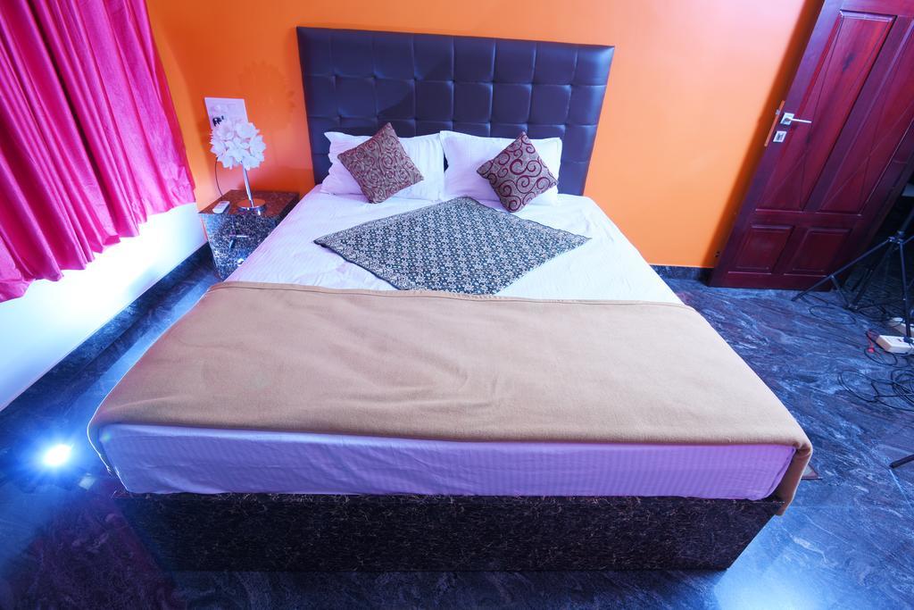 Beersheba Three Bed Room A/C Apartments Thiruvananthapuram ภายนอก รูปภาพ