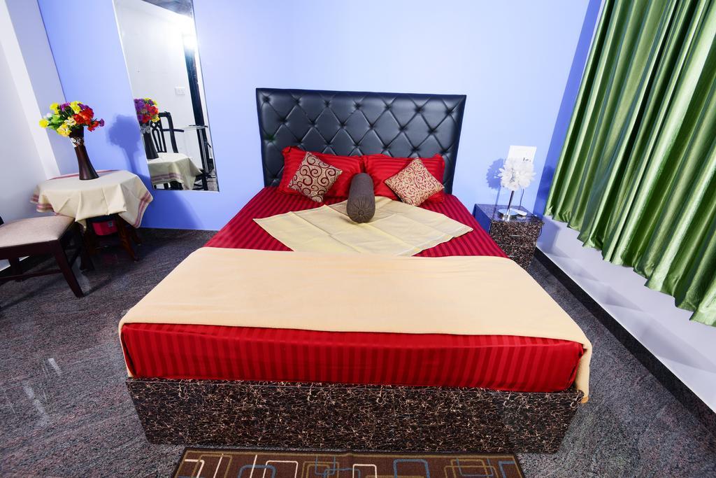 Beersheba Three Bed Room A/C Apartments Thiruvananthapuram ภายนอก รูปภาพ