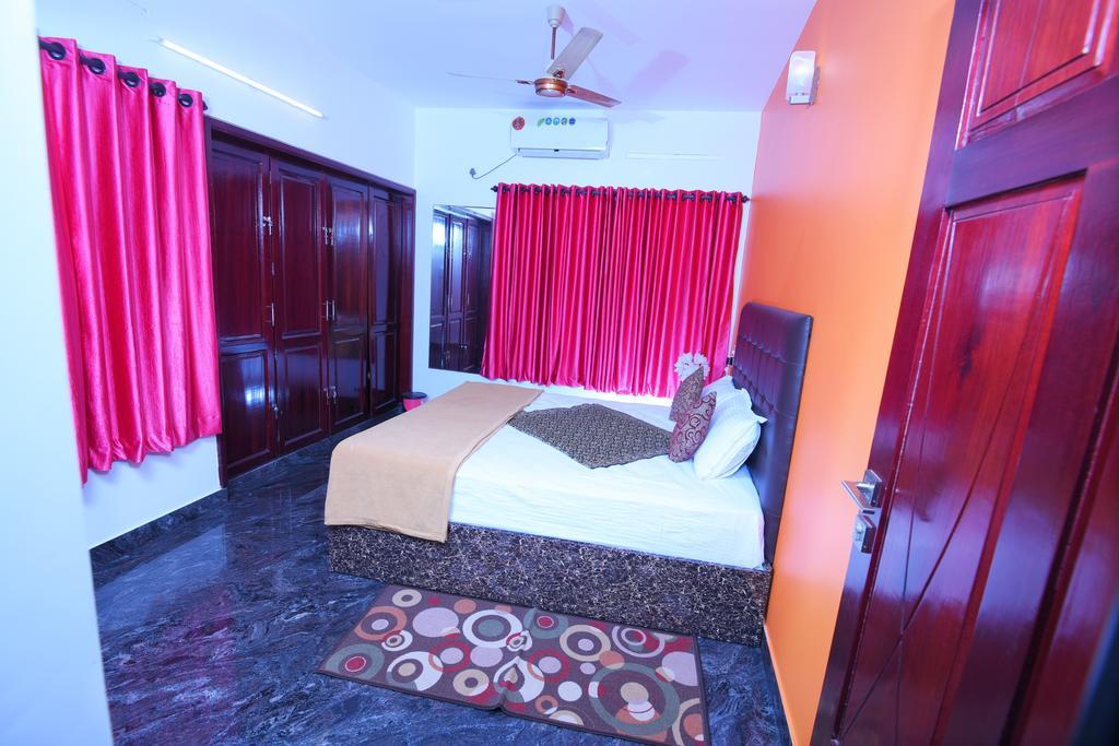 Beersheba Three Bed Room A/C Apartments Thiruvananthapuram ภายนอก รูปภาพ