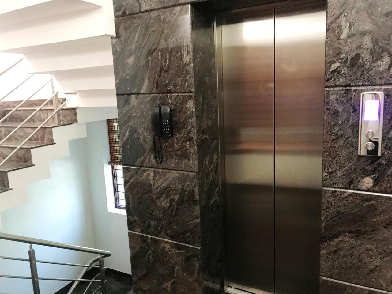Beersheba Three Bed Room A/C Apartments Thiruvananthapuram ภายนอก รูปภาพ