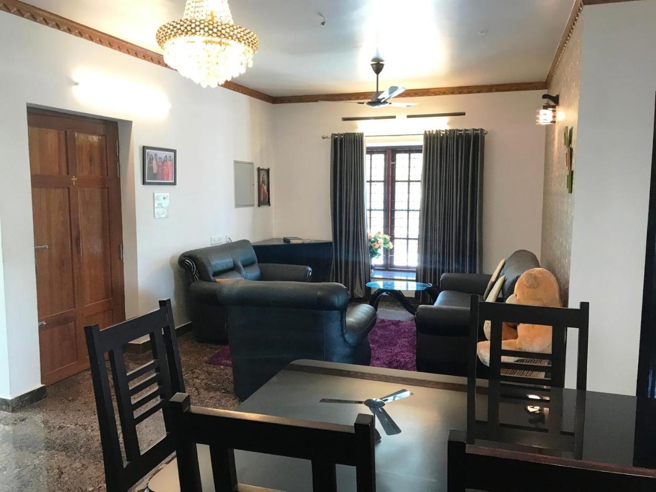 Beersheba Three Bed Room A/C Apartments Thiruvananthapuram ภายนอก รูปภาพ