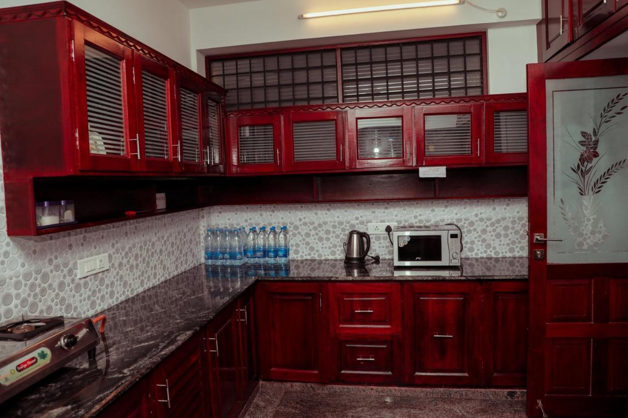 Beersheba Three Bed Room A/C Apartments Thiruvananthapuram ภายนอก รูปภาพ